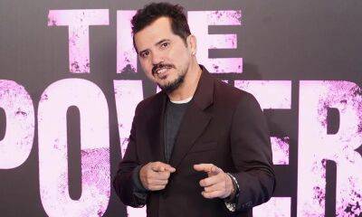 John Leguizamo shows support for the LGBTQ community: ‘My trans brothers and sisters’ - us.hola.com