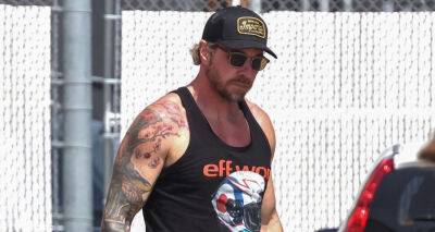 Dax Shepard Shows Off Tattooed Muscles While Out Running Errands in L.A. - www.justjared.com - Los Angeles
