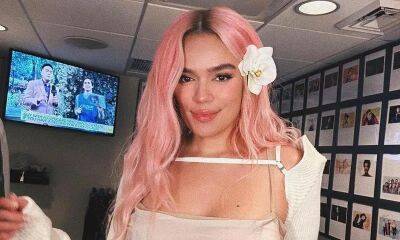 Karol G’s latest hair transformation embraces a softer pastel pink - us.hola.com - Colombia