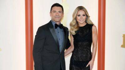 Mark Consuelos Reveals What's Off Limits to Talk About With Wife Kelly Ripa on 'Live' - www.etonline.com