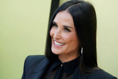 Demi Moore Is Summer Ready, Shares Pics From Beach Day - etcanada.com