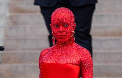 Doja Cat Reveals She Was ‘Super Ill’ When She Wore Her Viral Red Crystal Look - etcanada.com