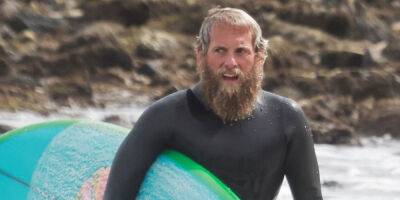 Jonah Hill Suits Up to Go Surfing in Malibu - www.justjared.com - California