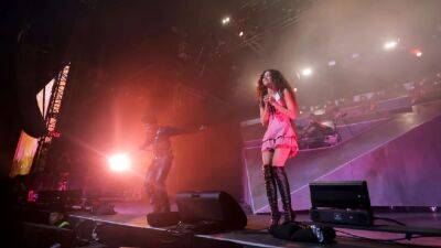 Zendaya Joins Labrinth for Surprise Coachella Performance - www.etonline.com
