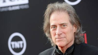 Richard Lewis Announces Parkinson’s Diagnosis, Retirement From Stand-Up Comedy: ‘I’m on the Right Meds, So I’m Cool’ - variety.com