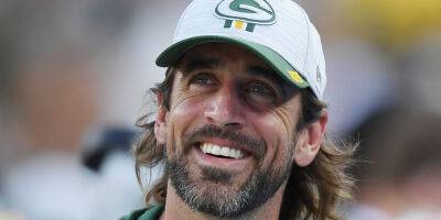 Aaron Rodgers Officially Traded to New York Jets From Green Bay Packers - www.justjared.com - New York - New York
