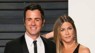 Jennifer Aniston and Ex Justin Theroux Have Dinner in NYC -- and She Leaves With a Rose - www.etonline.com - New York