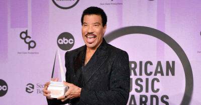 Lionel Richie cried out after seeing model daughter Sofia get married - www.msn.com