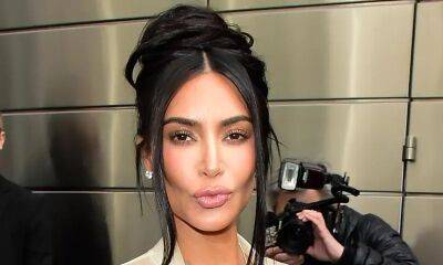 Kim Kardashian has a date with Karl Lagerfeld’s cat and officiates Chris Appleton’s wedding - us.hola.com - Paris - Las Vegas - Germany