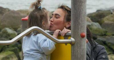 Lauren Goodger dotes on little Larose, one, as mother-daughter duo enjoy day out - www.ok.co.uk