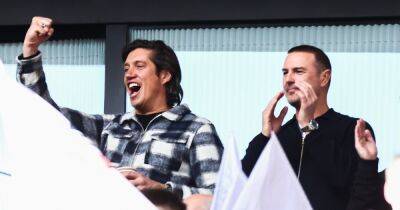 Paddy McGuinness joins Vernon Kay for most Boltonian picture after 'blunder' at Wembley Stadium - www.manchestereveningnews.co.uk - county Plymouth