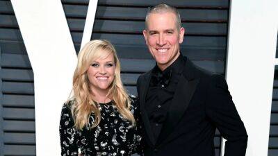 Reese Witherspoon Officially Files for Divorce From Jim Toth After 12 Years of Marriage - www.etonline.com - Tennessee