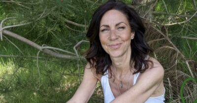 Julia Bradbury bravely shows off her mastectomy scar 16 months since surgery for breast cancer - www.ok.co.uk