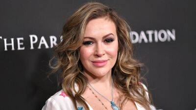 Alyssa Milano to Executive Produce ‘For The Animals: A Dogumentary’ (EXCLUSIVE) – Film News in Brief - variety.com - Texas - county Dallas