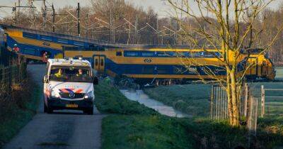 One dead and 30 injured after passenger train derails in the Netherlands - www.manchestereveningnews.co.uk - Netherlands - Hague