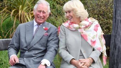 King Charles and Camilla, Queen Consort's Coronation Invitation Revealed: Look! - www.etonline.com - Britain - county King And Queen