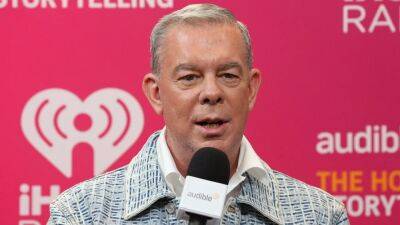 Radio Host Elvis Duran Details Being Attacked by Woman With 'Sharp Object' - www.etonline.com - New York