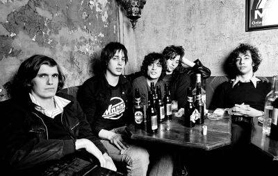 Photographer Leslie Lyons on The Strokes’ first publicity shoot: “I wanted to shoot them immediately if not sooner” - www.nme.com - New York - Texas