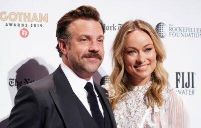 Jason Sudeikis wants “financially fair” childcare with Olivia Wilde, source claims - www.nme.com