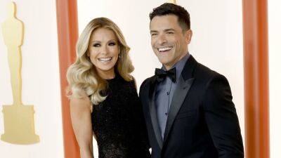 Kelly Ripa Says She and Mark Consuelos Are 'Taking a Vow of Chastity' Ahead of Co-Hosting 'Live' - www.etonline.com
