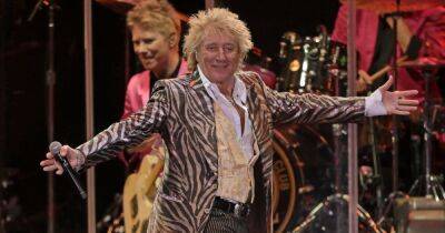 Rod Stewart gives tour of Las Vegas dressing room and shows off impressive wardrobe - www.dailyrecord.co.uk - Las Vegas