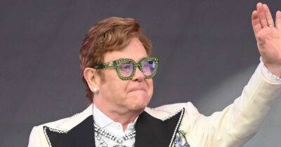 Elton John makes emotional appearance during surprise return to spotlight - www.msn.com - New York