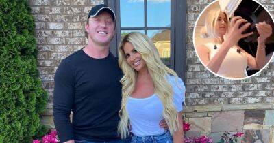 Kim Zolciak-Biermann Appears Unbothered and Ditches Wedding Ring in 1st Post After Kroy Biermann Divorce News: Details - www.usmagazine.com - Atlanta - Florida