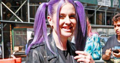 Kelly Osbourne rocks 90s emo look with purple hair six months after giving birth - www.ok.co.uk - New York