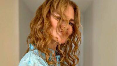Nicole Kidman Swaps Tight Curls for Rapunzel Lengths - www.glamour.com - Texas