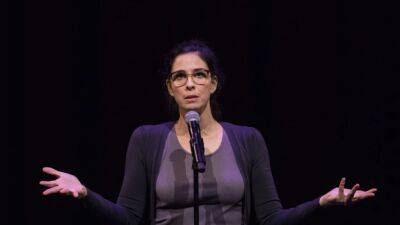 Sarah Silverman Mourns Death of Her Father and 'Best Pal' Donald Silverman - www.etonline.com - USA