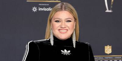 Kelly Clarkson Speaks Out About Toxic Environment Behind-The-Scenes on 'Kelly Clarkson Show' - www.justjared.com