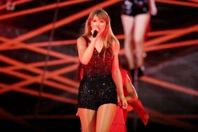 Taylor Swift Interrupts Song To Chastise Security Treatment Of Fan At Philadelphia Show - deadline.com - Arizona - city Philadelphia