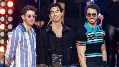 Jonas Brothers Talk Purity Rings, Sliding Into DMs and Their Wives - www.etonline.com - county Turner