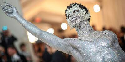Lil Nas X Paints Himself Silver, Covers Himself In Pearls & Wears a Thong to Met Gala 2023 - www.justjared.com - New York