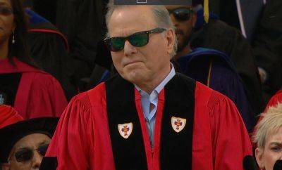 Warner Bros Discovery Boss David Zaslav Draws Jeers And Chants Of “Pay Your Writers!” During Boston University Commencement Address - deadline.com - county Jack - Boston