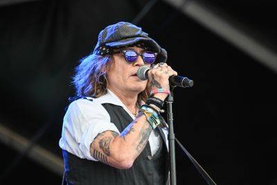 Johnny Depp Performs At Tribute Concert For The Late Jeff Beck: ‘This Is A Beautiful Turnout’ - etcanada.com - London