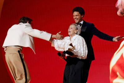 Harry Styles Reunites With Canadian Grandma Who Presented Him With Grammy - etcanada.com - county Ontario - city Coventry