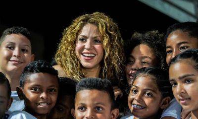 Shakira and her foundation Pies Descalzos promise to renovate the facilities of a school in terrible conditions - us.hola.com - Colombia