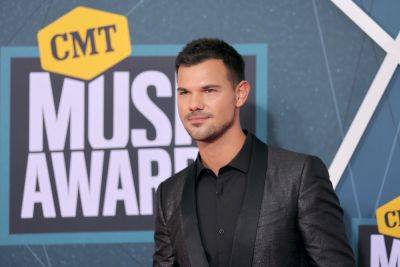 Taylor Lautner Claps Back At Trolls’ Comments That He’s ‘Aged Like A Raisin’: ‘Let’s Be Nice, It’s Not That Difficult’ - etcanada.com