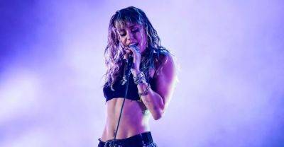 Miley Cyrus clarifies comments on touring: “I don’t want to sleep on a moving bus” - www.thefader.com