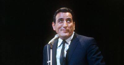Tony Bennett Through the Years: Grammy Wins, Family Life, Retirement and More - www.usmagazine.com - New York - Italy - New York - county Queens - city Columbia - San Francisco - city Greenwich - city San Francisco