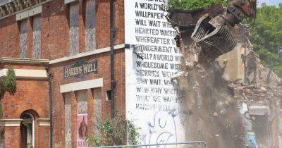 The landmark poem on the side of a pub that's been lost forever - www.manchestereveningnews.co.uk - Manchester - state Maine