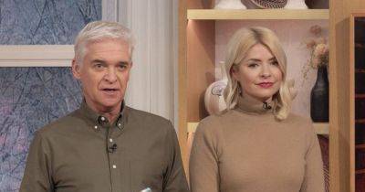 Holly Willoughby 'fighting to stay on This Morning' amid Phillip Schofield scandal - www.ok.co.uk
