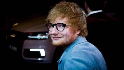 Ed Sheeran Bartends and Performs During Surprise Appearance at Brewery - www.etonline.com - Atlanta - Florida