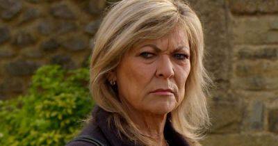 Emmerdale's Claire King calls for Kim Tate to get a gay sidekick - www.msn.com