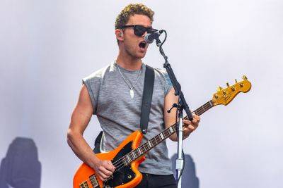 British Rock Band Royal Blood Flips Off Crowd And Storms Off Stage In Fiery Exit At BBC Radio 1’s Weekend Concert - etcanada.com - Britain