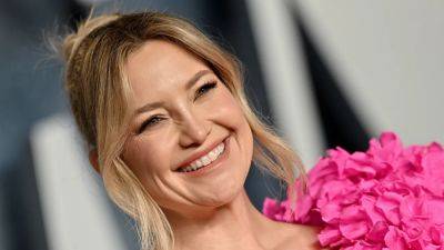 Kate Hudson Goes Topless to Celebrate the Start of Summer - www.glamour.com
