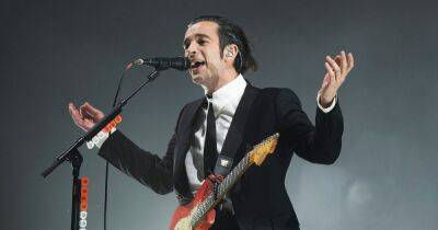 Who Is The 1975’s Matty Healy? 5 Things to Know About the Singer Linked to Taylor Swift - www.usmagazine.com - Barbados