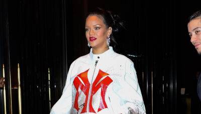 Rihanna Represents the New York Yankees at Dinner in NYC - www.justjared.com - New York - New York - Italy