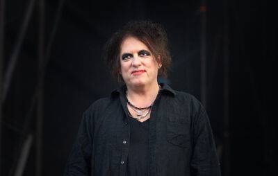 The Cure’s Robert Smith mocks Coronation as his anti-monarchy views go viral - www.nme.com - Britain